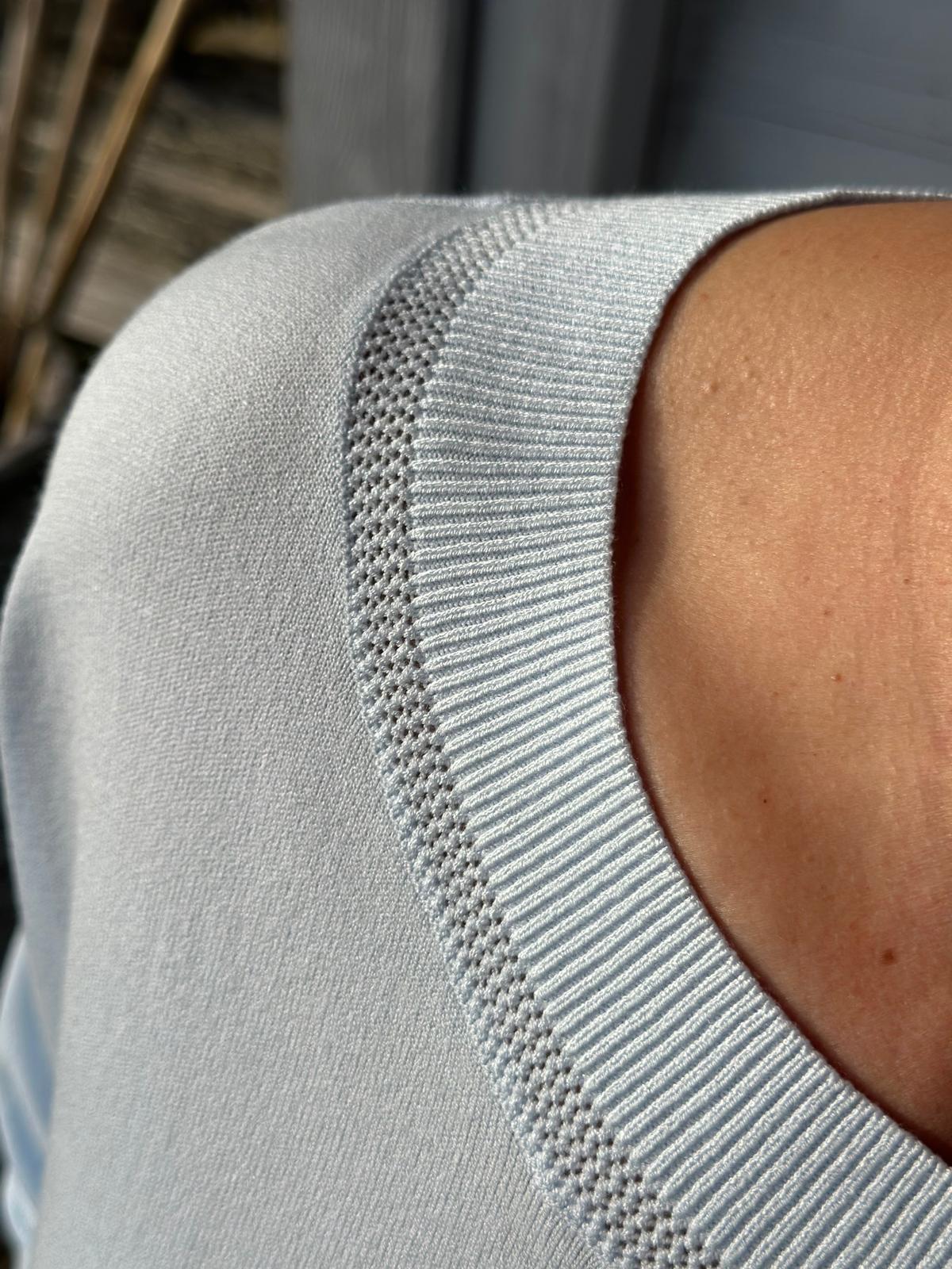 Soft Summer Knit – leichter Langarm-Pullover in Hellblau