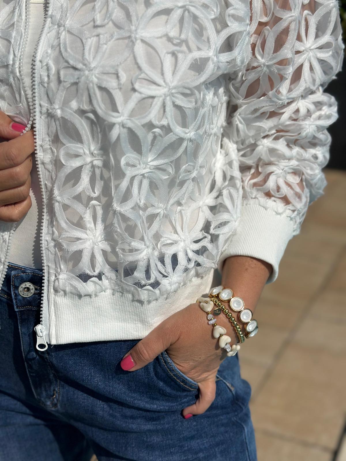 Jacke „White Lace Bloom“