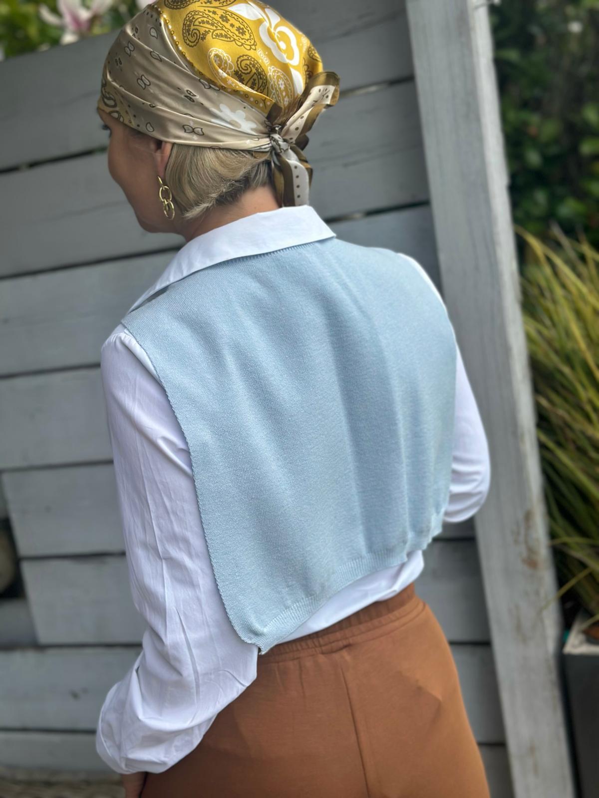 Shoulder Chic – Feinstrick in Sky Blue