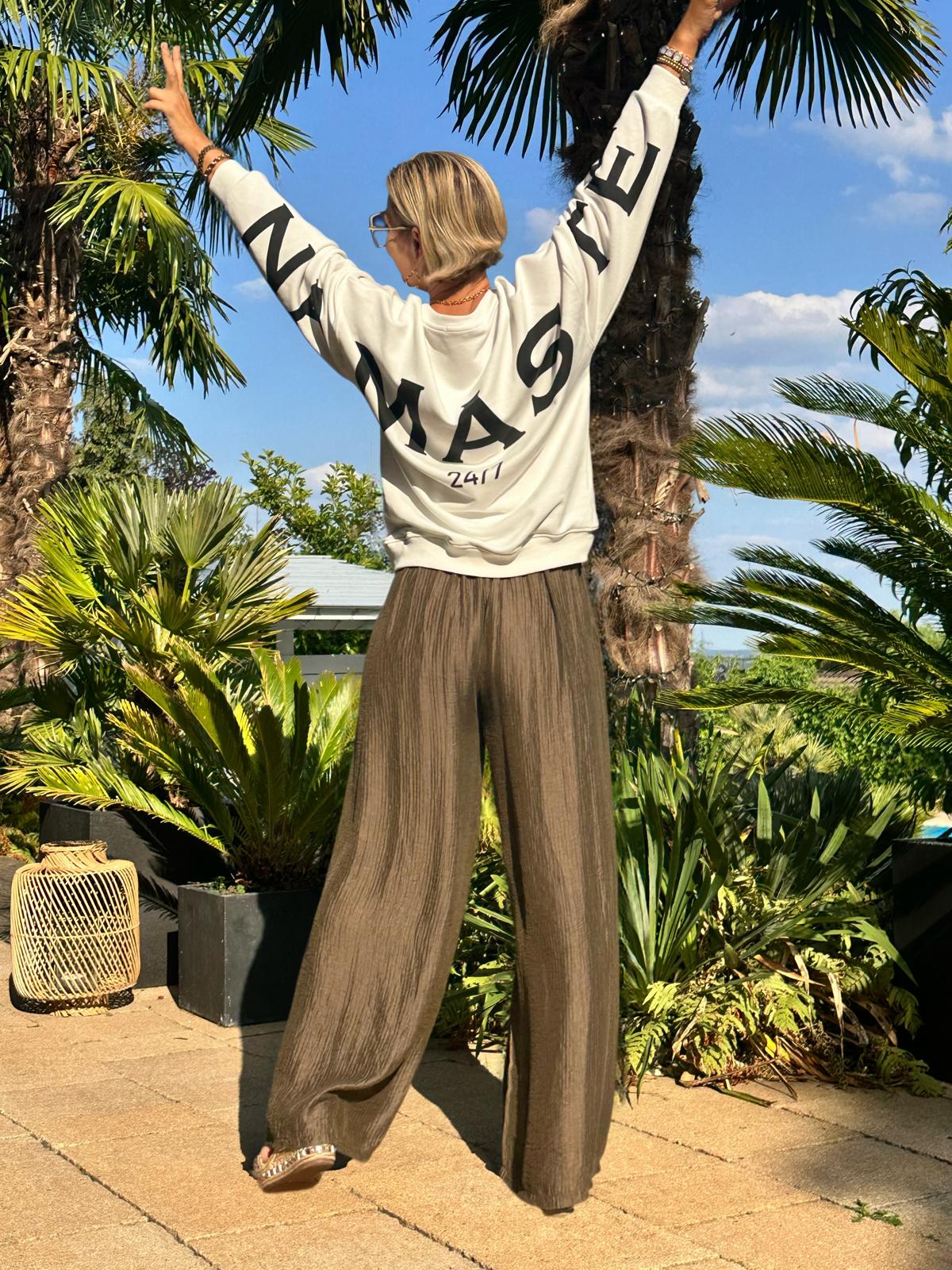 Namaste Bliss Sweatshirt – Weiss