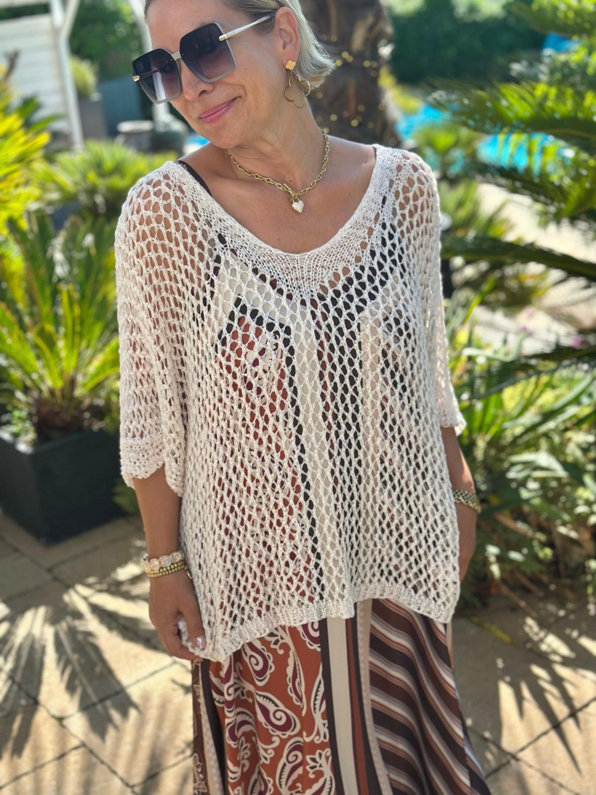 Seaside Crochet Pullover in Cremé