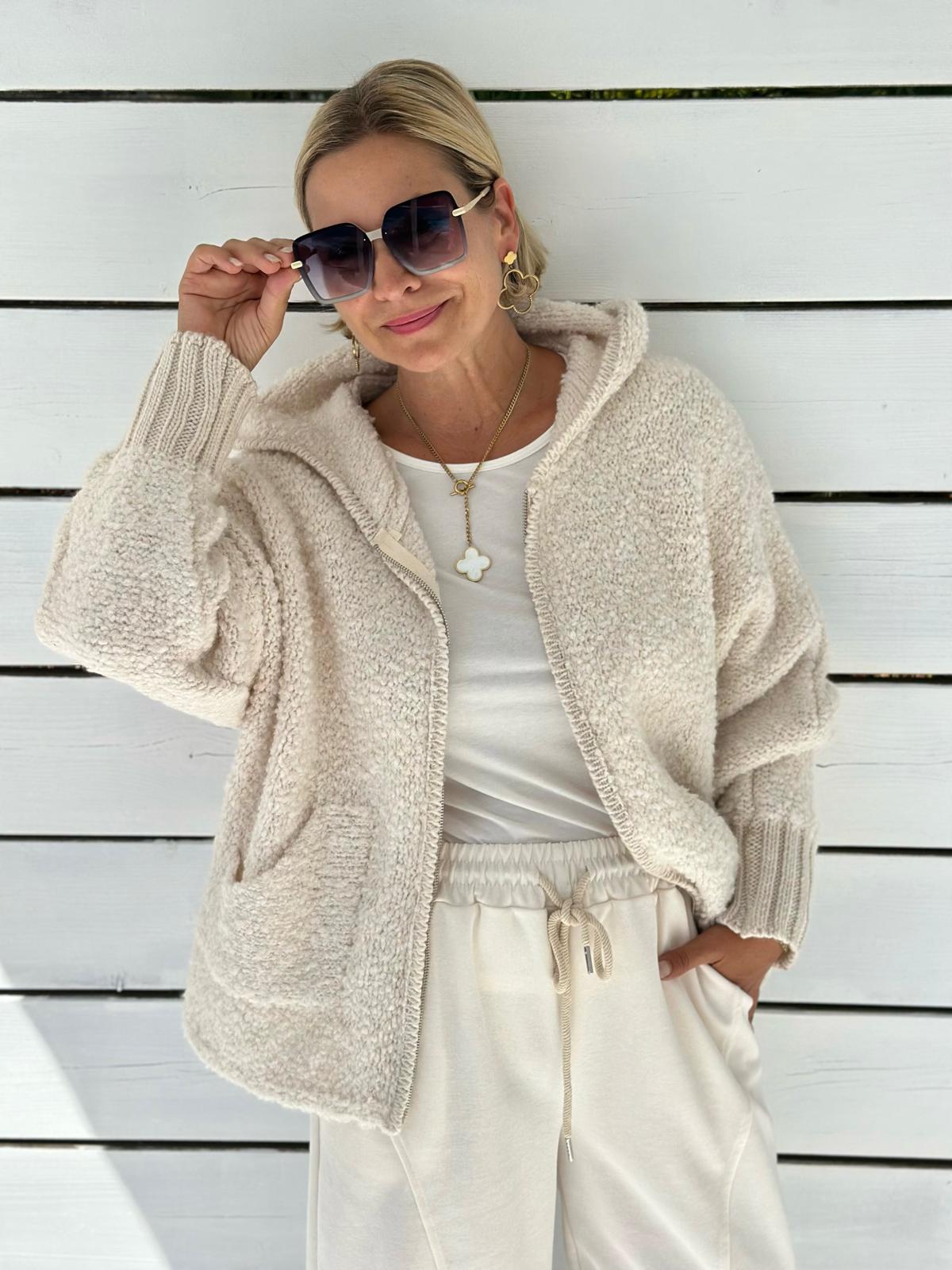 Cozy Bouclé Kapuzenjacke – Cream