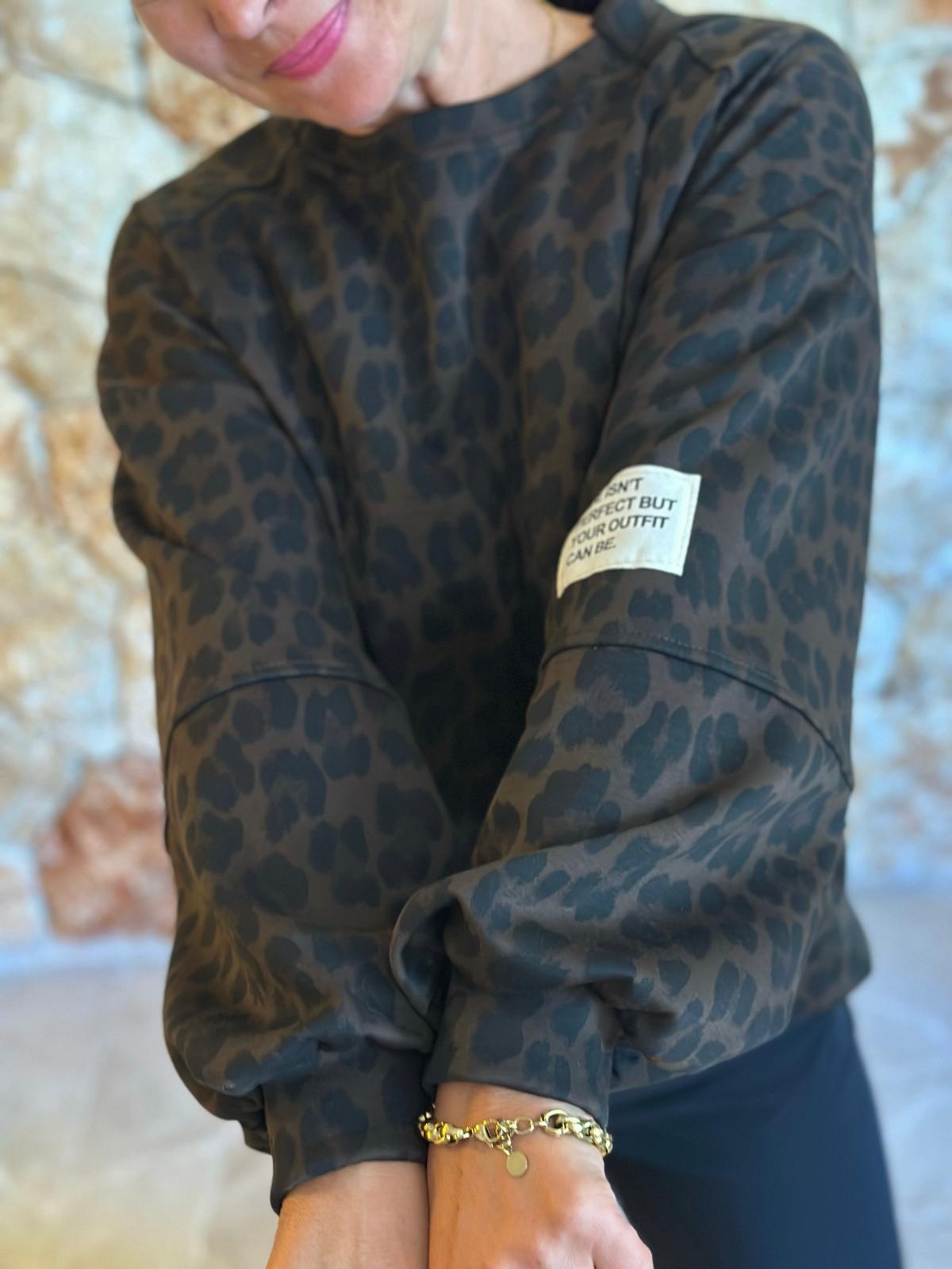 DARK LEO Sweater – Chocolate