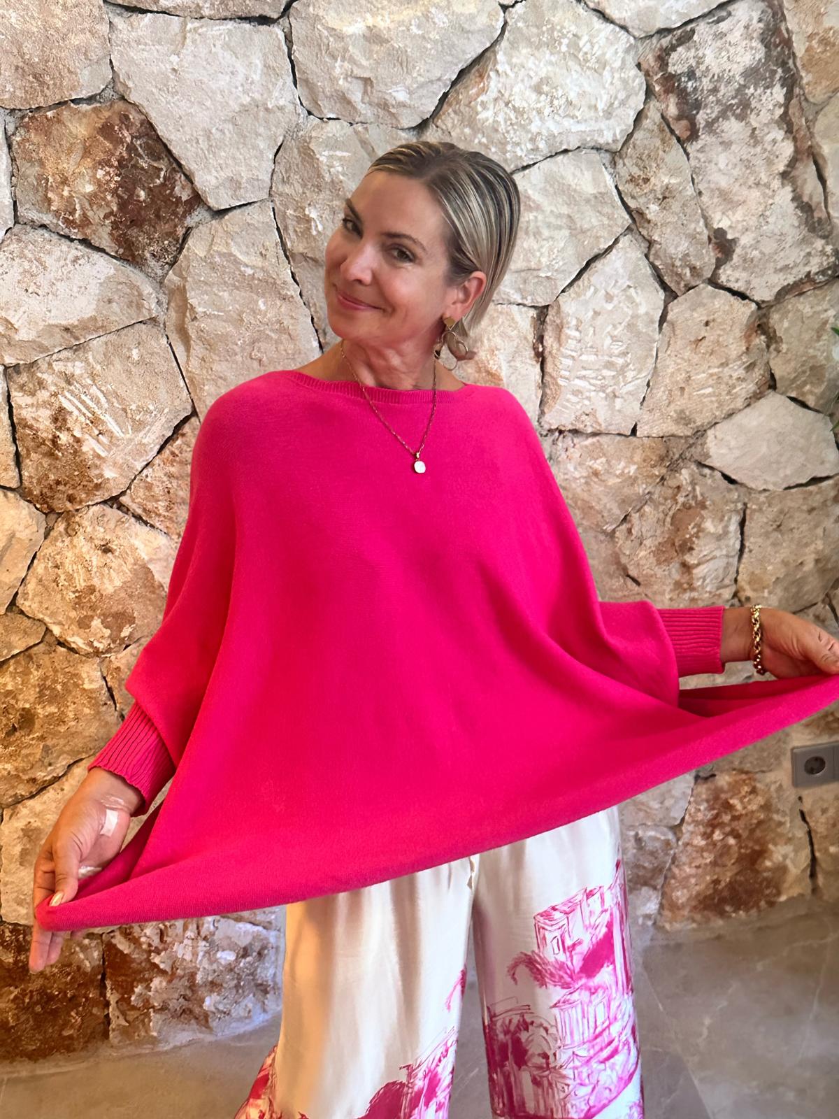 COZY CAPE – Oversized Pullover Pink