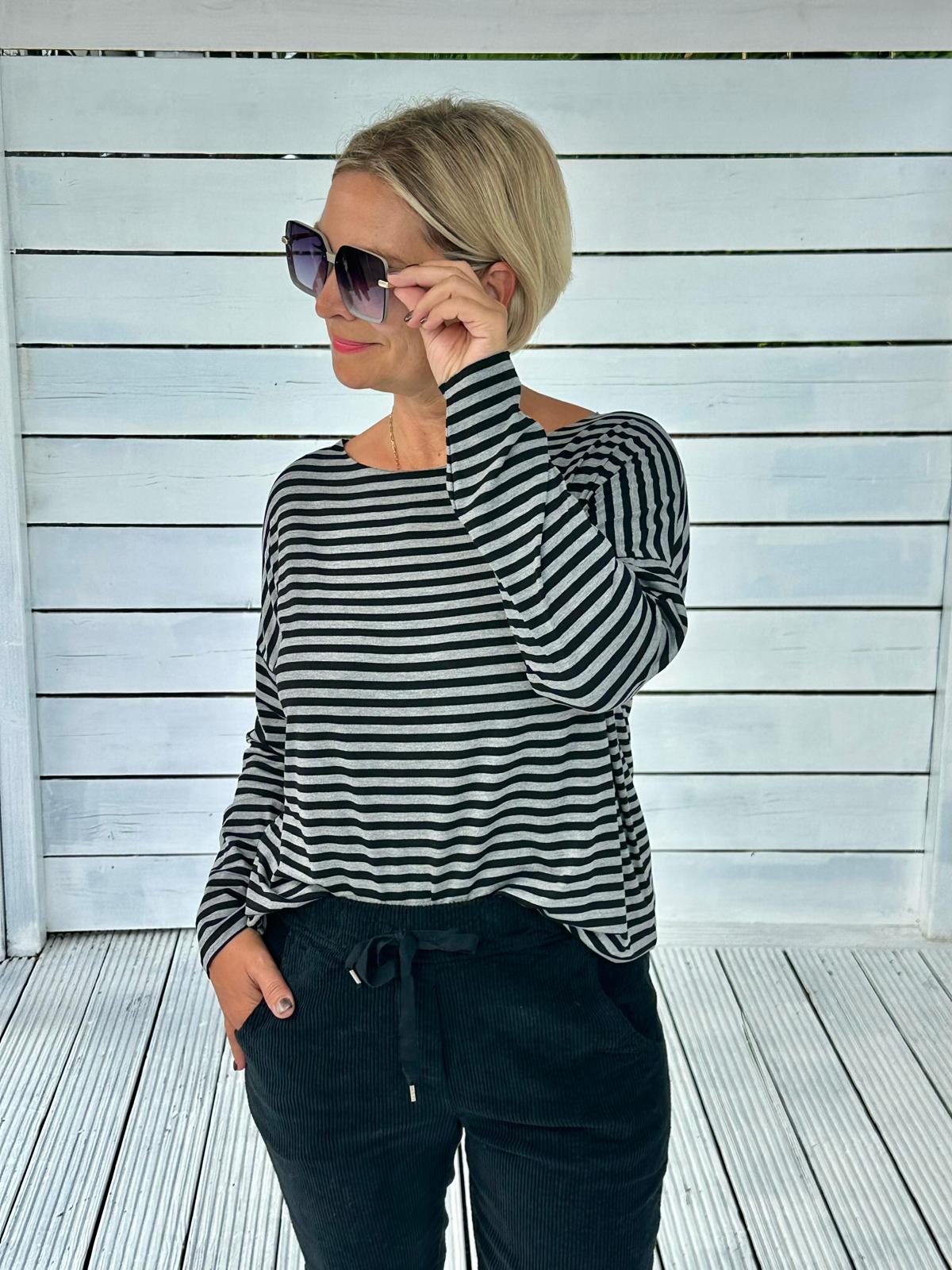 Striped Love Longsleeve – Grau/Schwarz