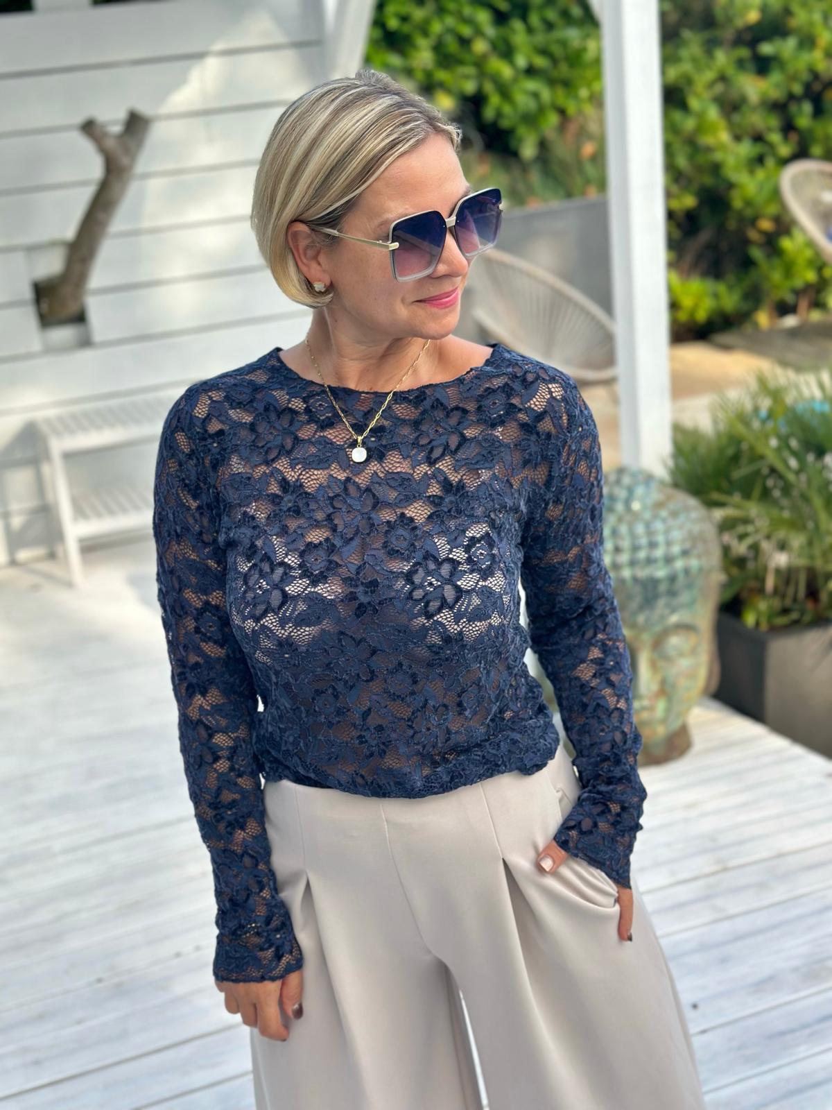 OCEAN LACE – Elegantes Langarmshirt mit floraler Spitze