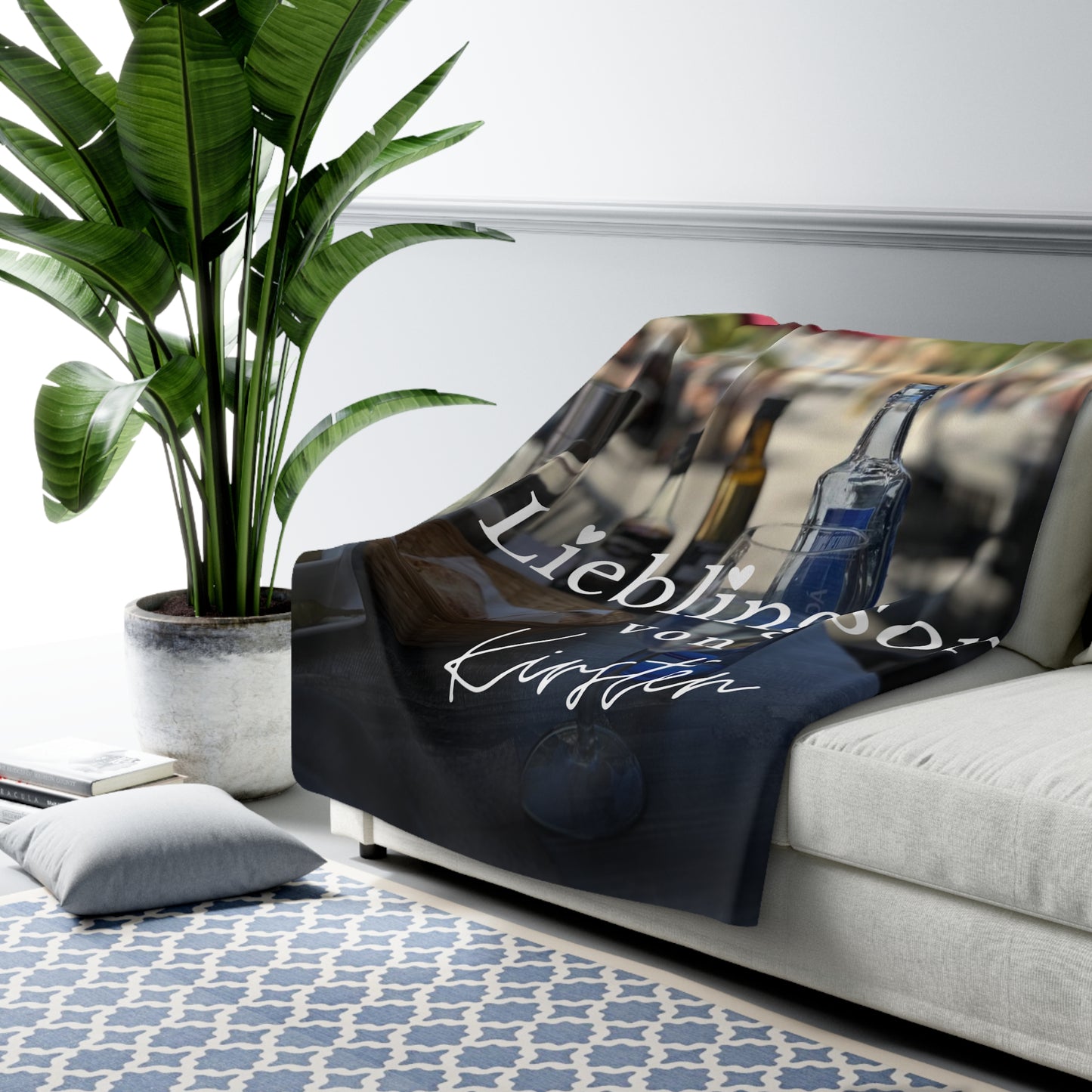 KIRSTEN PERSÖNLICH Decke "Lieblingsort", trage Deinen Namen ein und lade Dein Bild hoch!