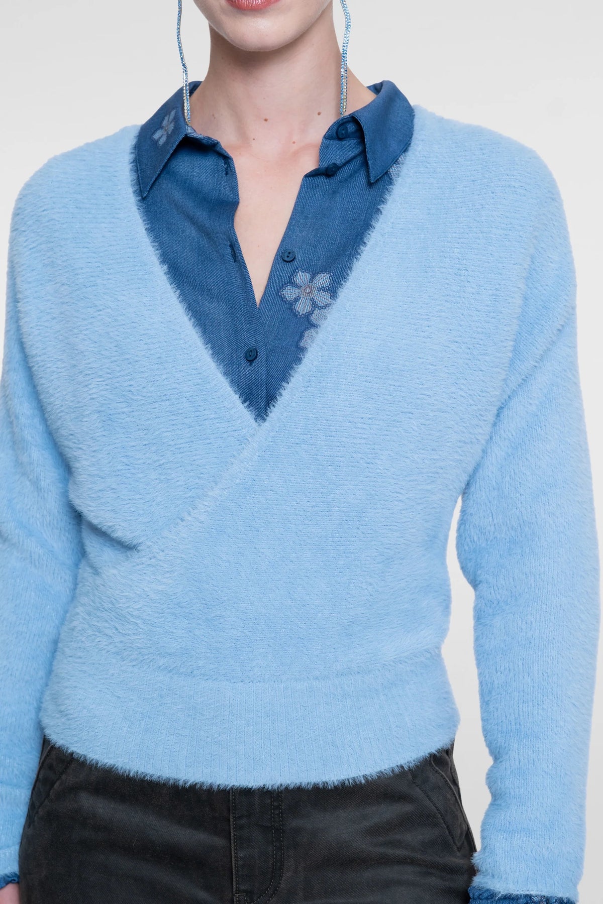 Fluffy Wrap Pullover - Hellblau
