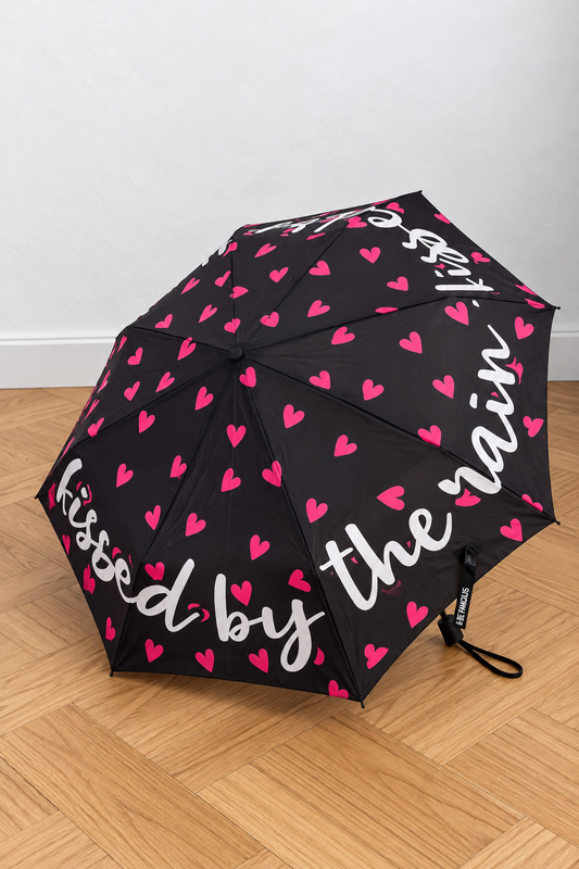 Regenschirm – KISSED BY THE RAIN