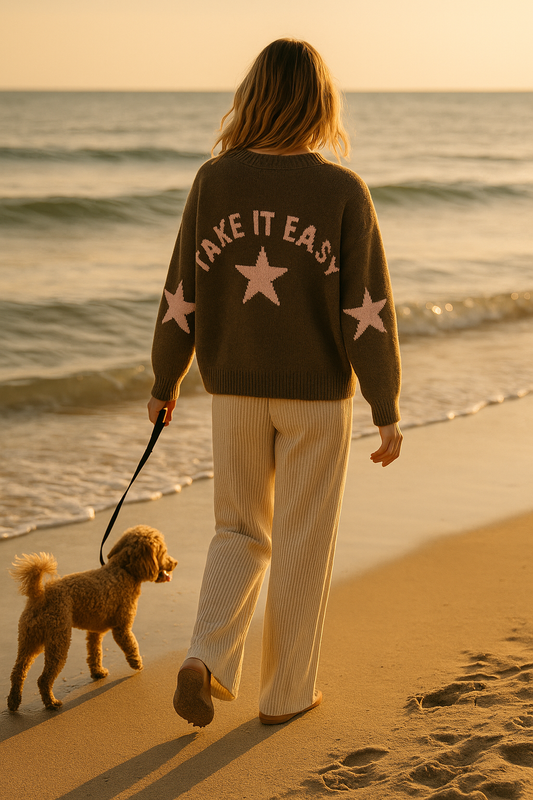 Kuscheliger "TAKE IT EASY" Pulli mit Stern in Braun/Rosa