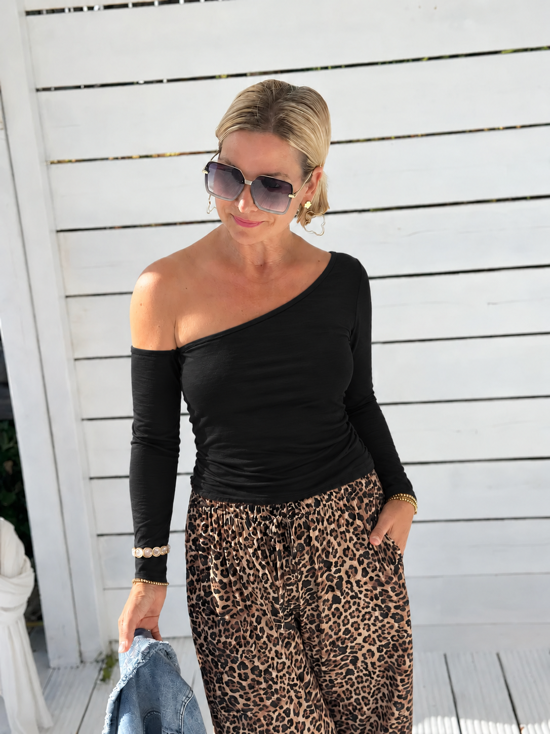 MILA Asymmetric Top – Schwarz