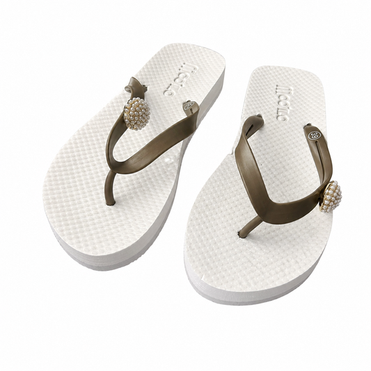 Mooilo Flip Flops Pearl Chic – Weiß mit Perlen-Detail