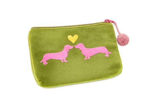 Frau Heidelberg - Velvet Pouch „Dackel Love“ in Dunkelgrün