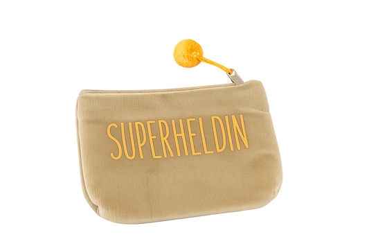 Frau Heidelberg - Velvet Pouch „SUPERHELDIN“ in Camel