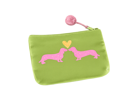 Frau Heidelberg - Velvet Pouch „Dackel Love“ in Hellgrün