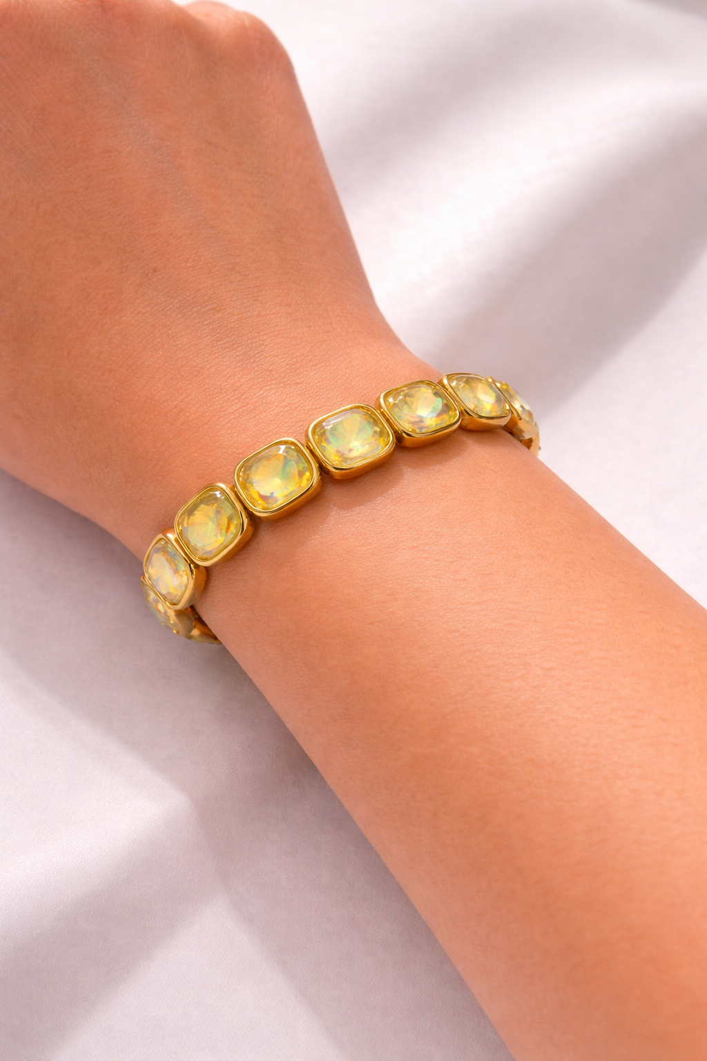Golden Glow Stretch-Armband – Gold mit warm schimmernden Kristallen