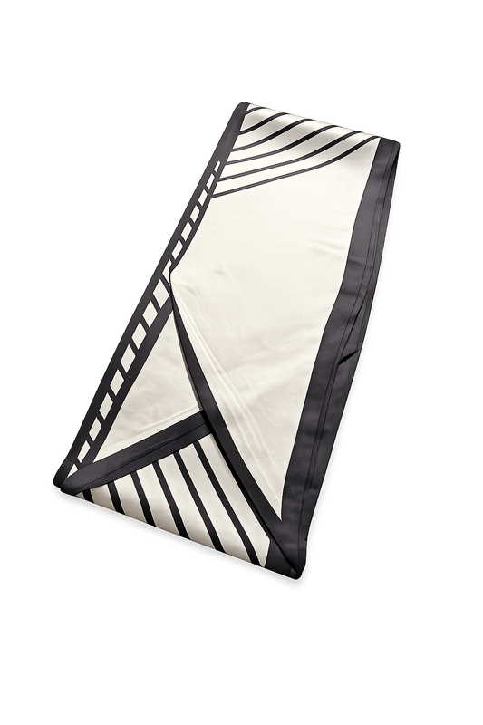 Tuch „Graphic Lines Elegance“ – modernes Statement in Schwarz-Créme