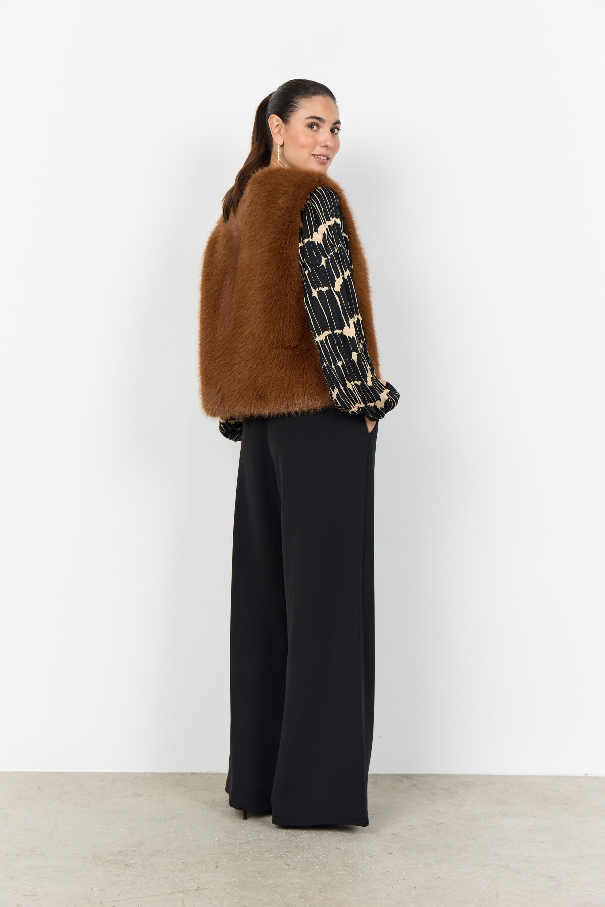 SC-NAIDA 3 WESTE BRAUN