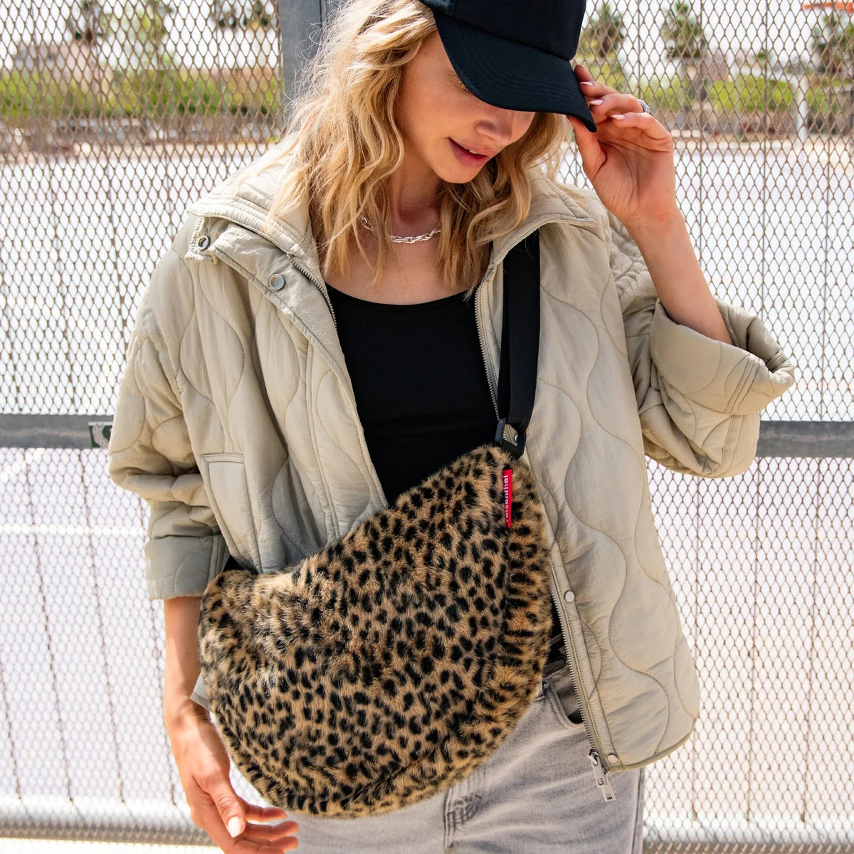 Moonbag S Leo Fake Fur