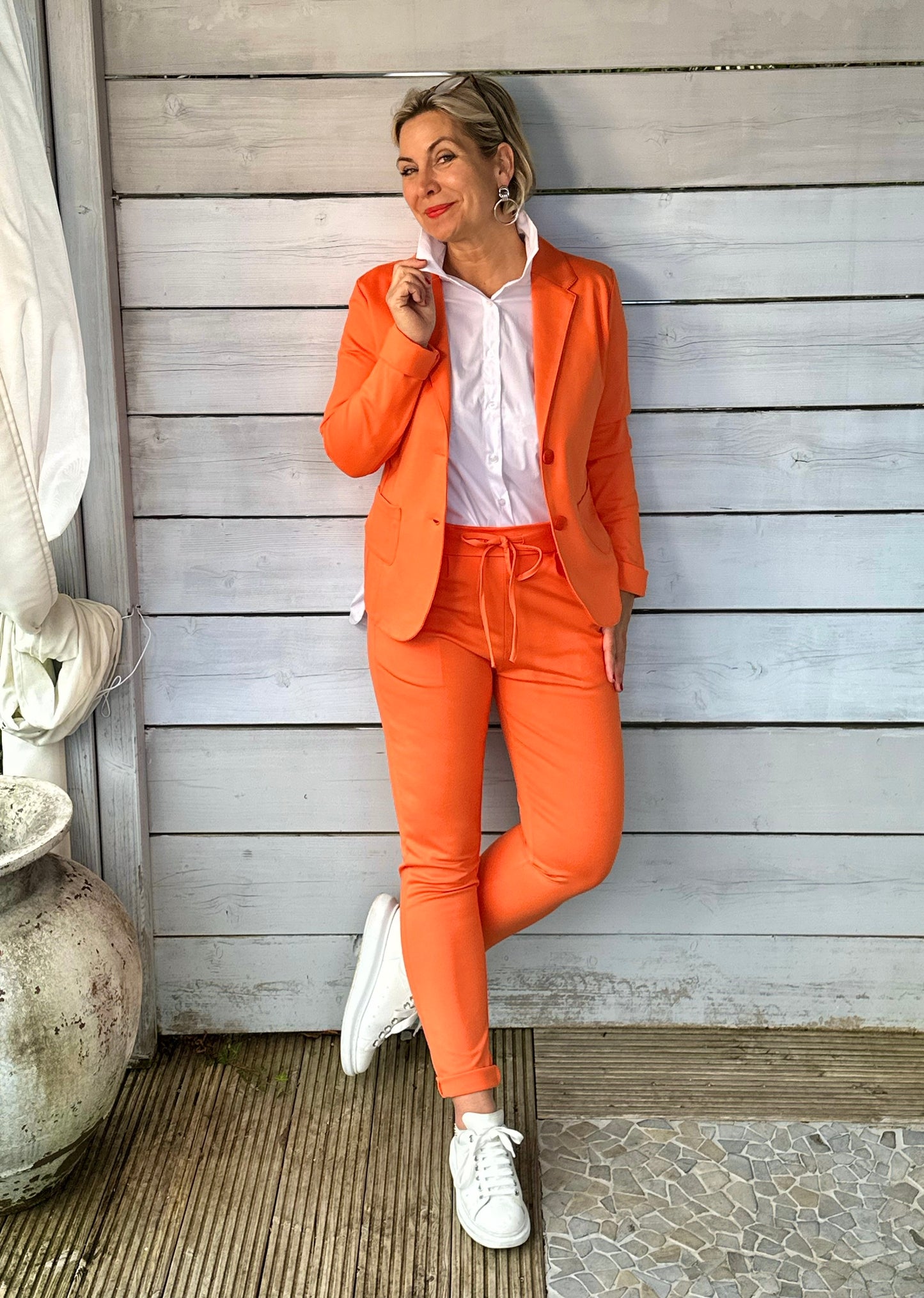 Stylische Anzughose in fröhlichem Orange