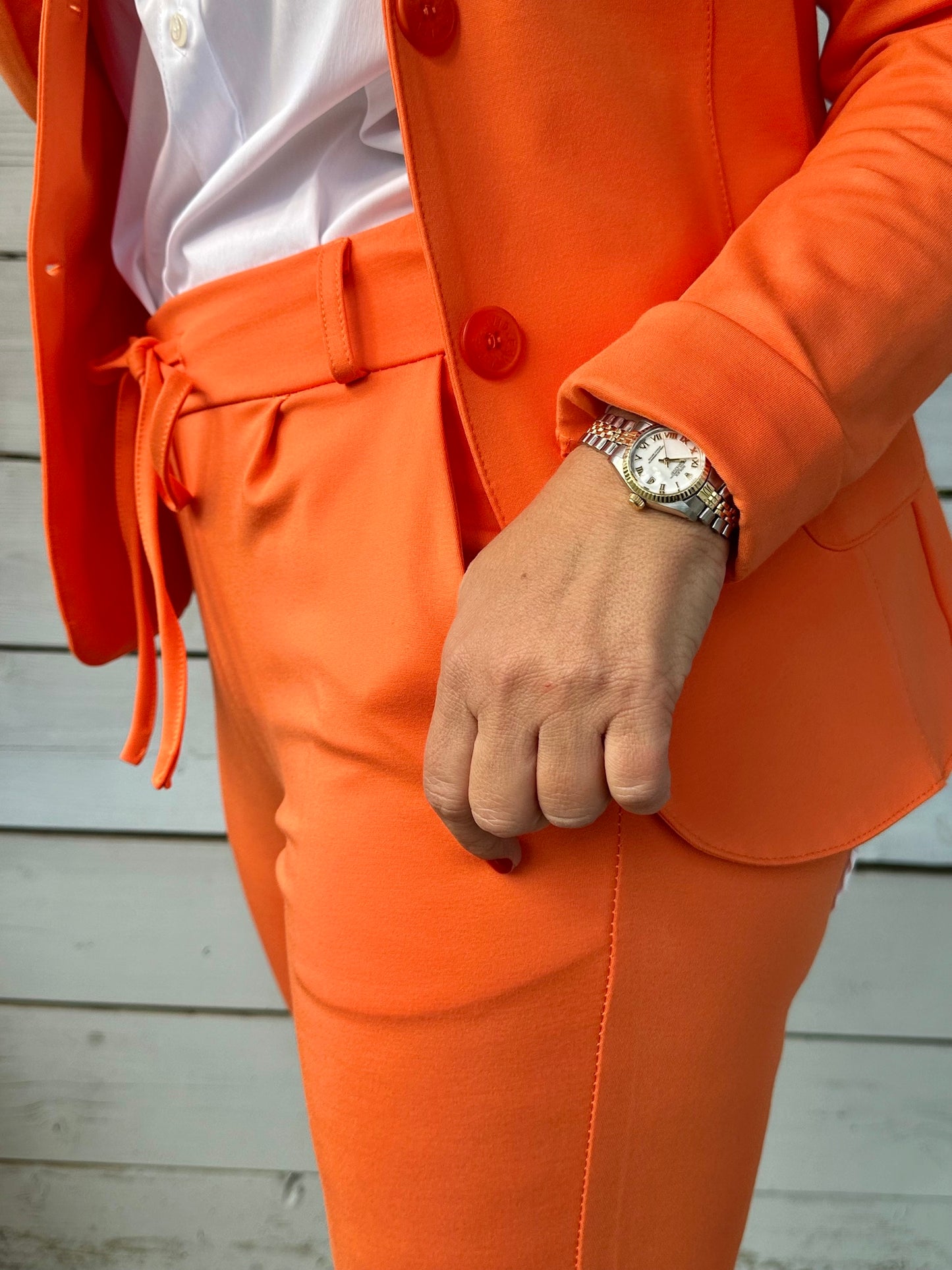 Stylische Anzughose in fröhlichem Orange