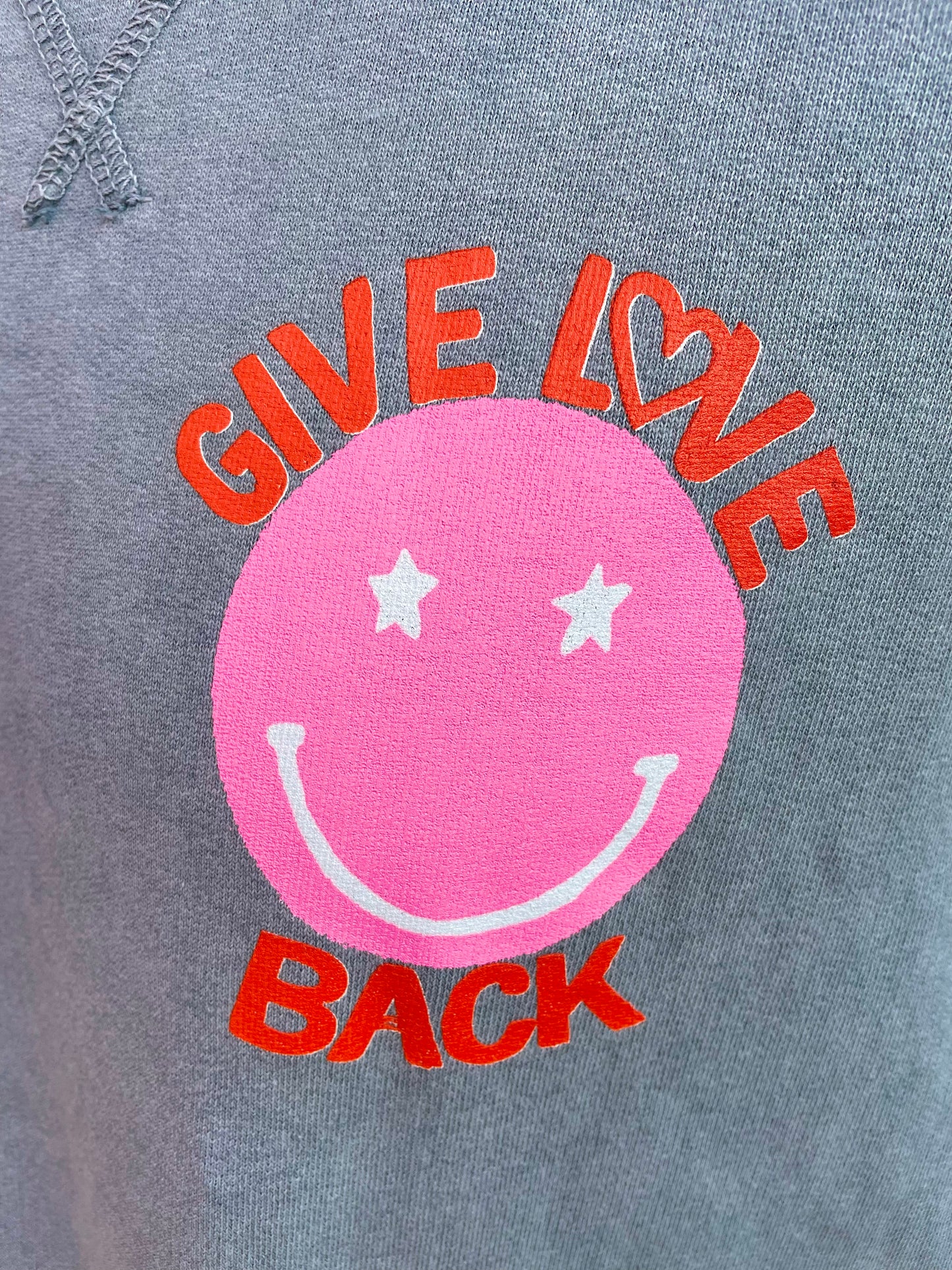 zuckersüßes Onesize Sweatshirt "GIVE LOVE BACK" in Hellgrau