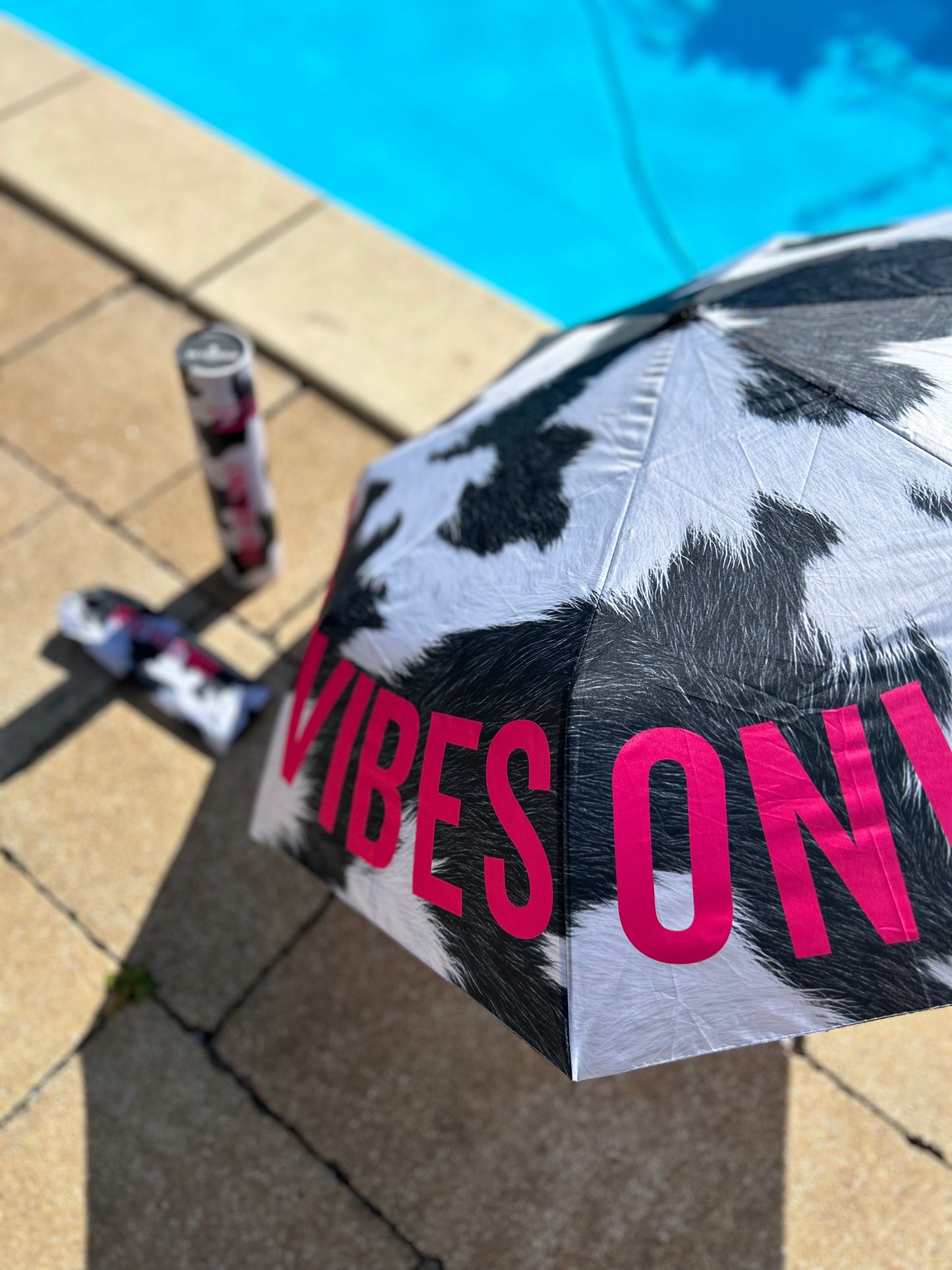 Be Famous Regenschirm GOOD VIBES KUH