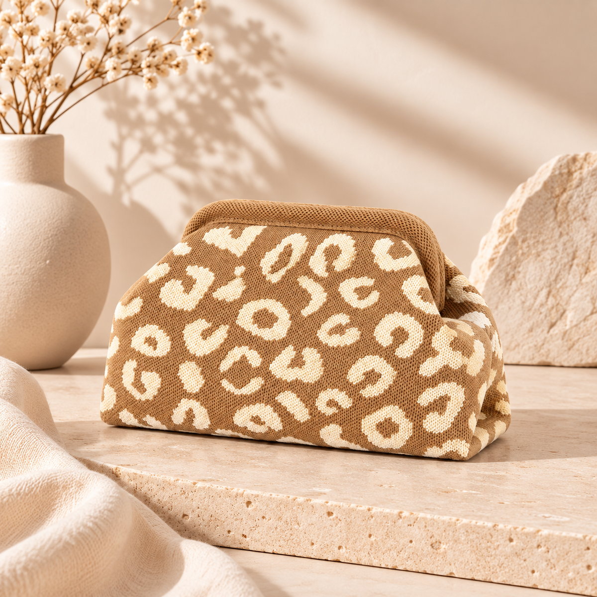 BE FAMOUS Leo Woven Clutch Bag - Beige/Creme