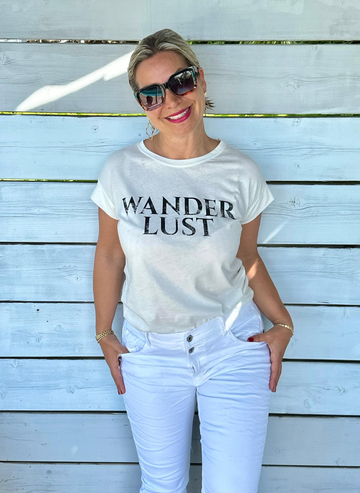 Zuckersüßes T-Shirt mit "Wanderlust" Schriftzug in Creméwhite