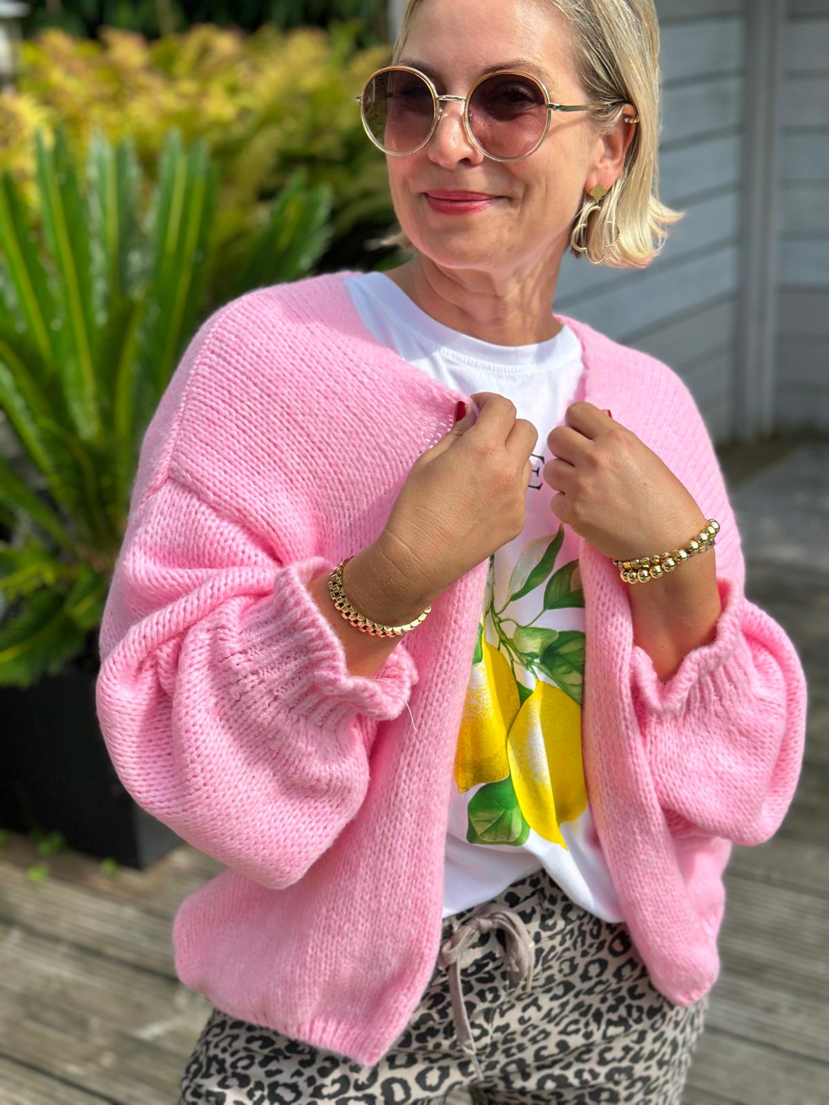 Zuckersüße Kuschel-Strickjacke mit lockeren Bündchen in Rosa