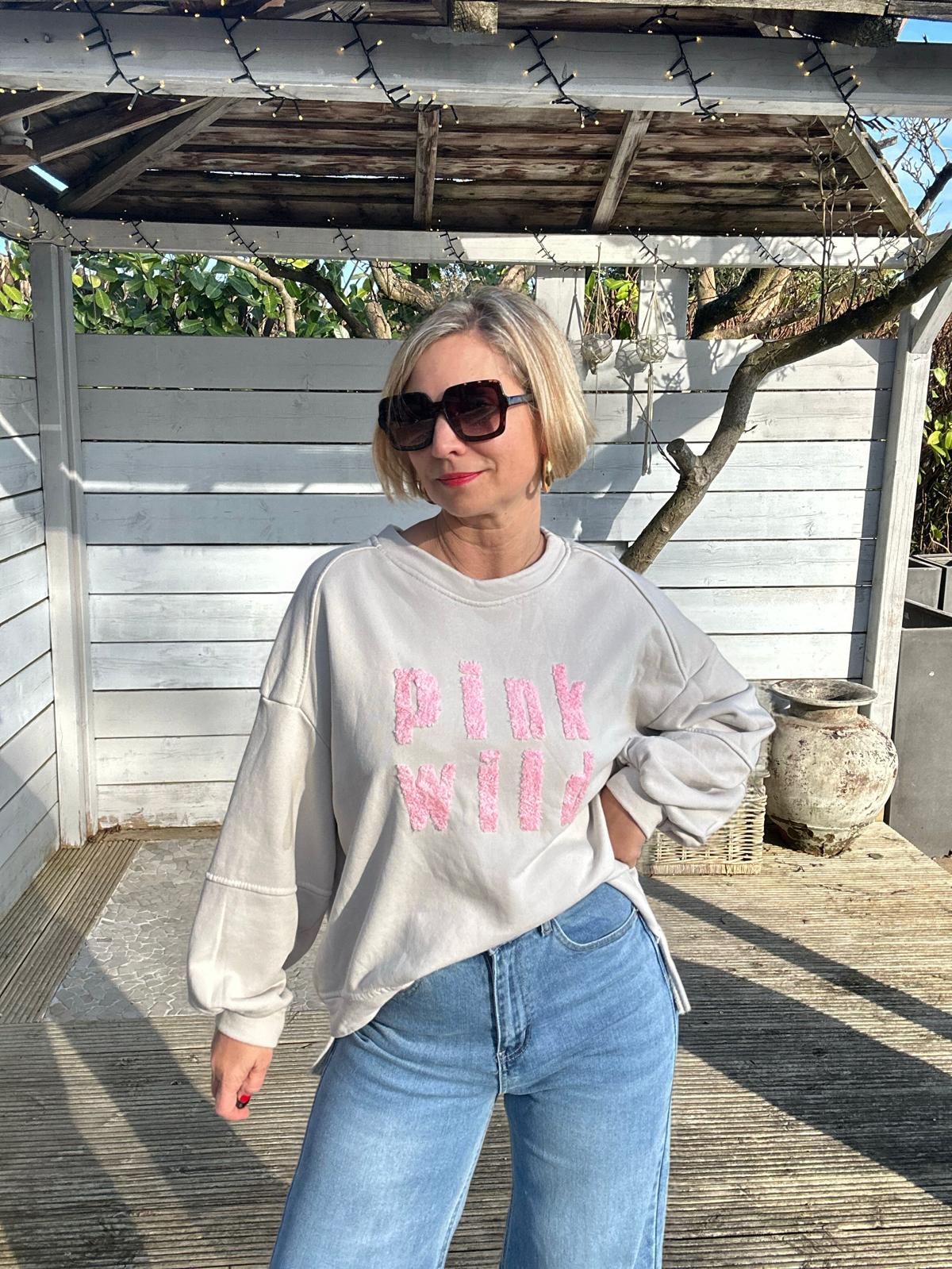 Süßes Onesize Sweatshirt "PINK WILD" in Light Cremé