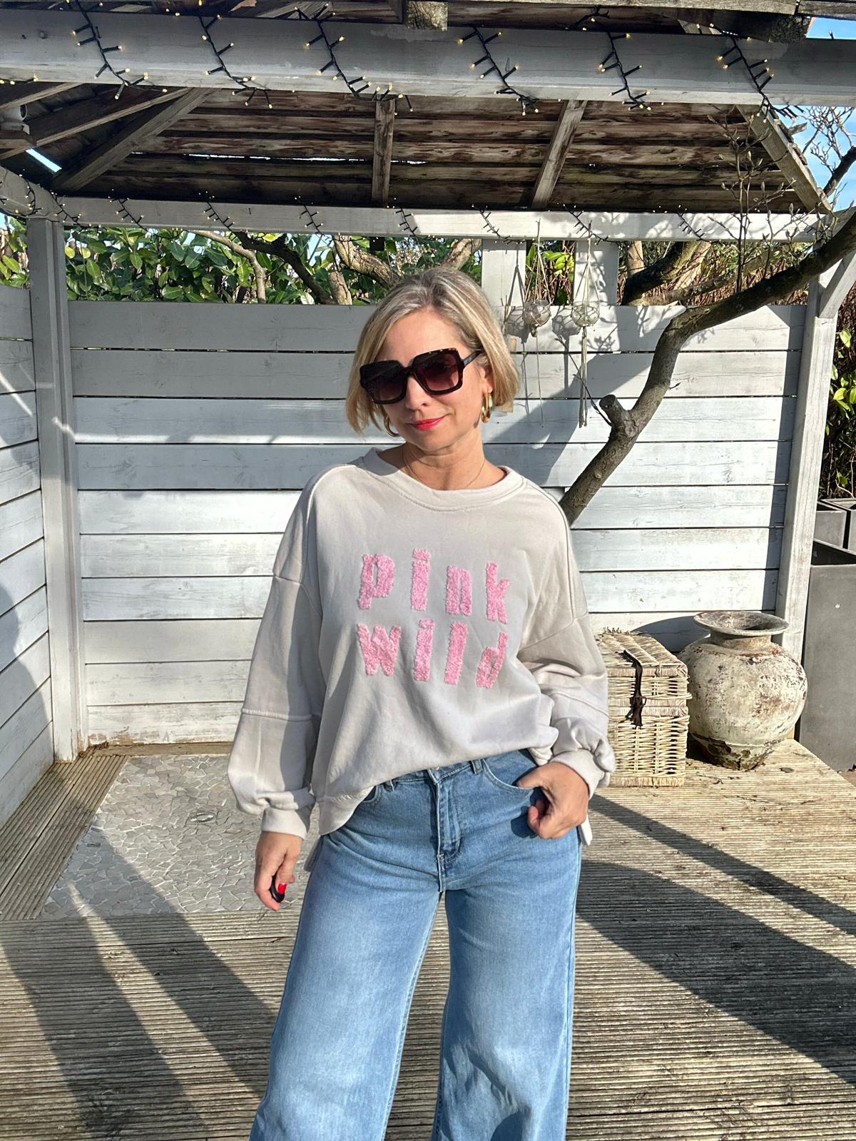 Süßes Onesize Sweatshirt "PINK WILD" in Light Cremé