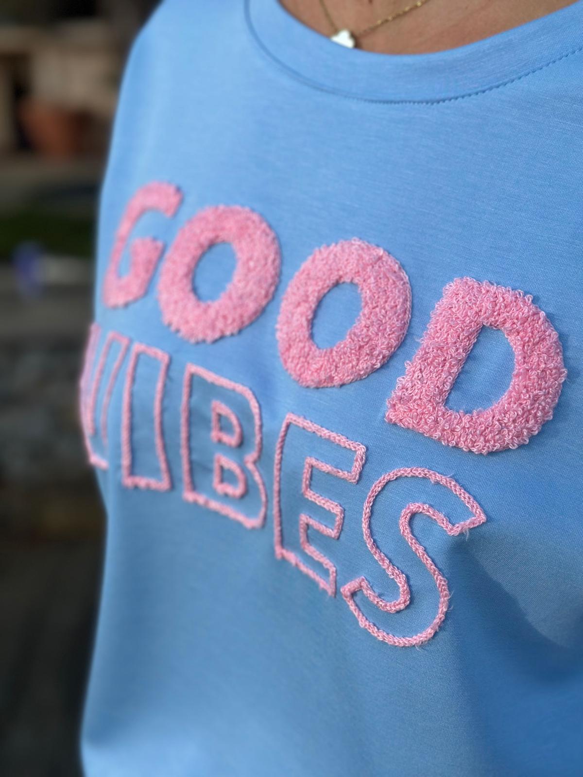 "GOOD VIBES" Kurz-Arm Sweatshirt in Hellblau