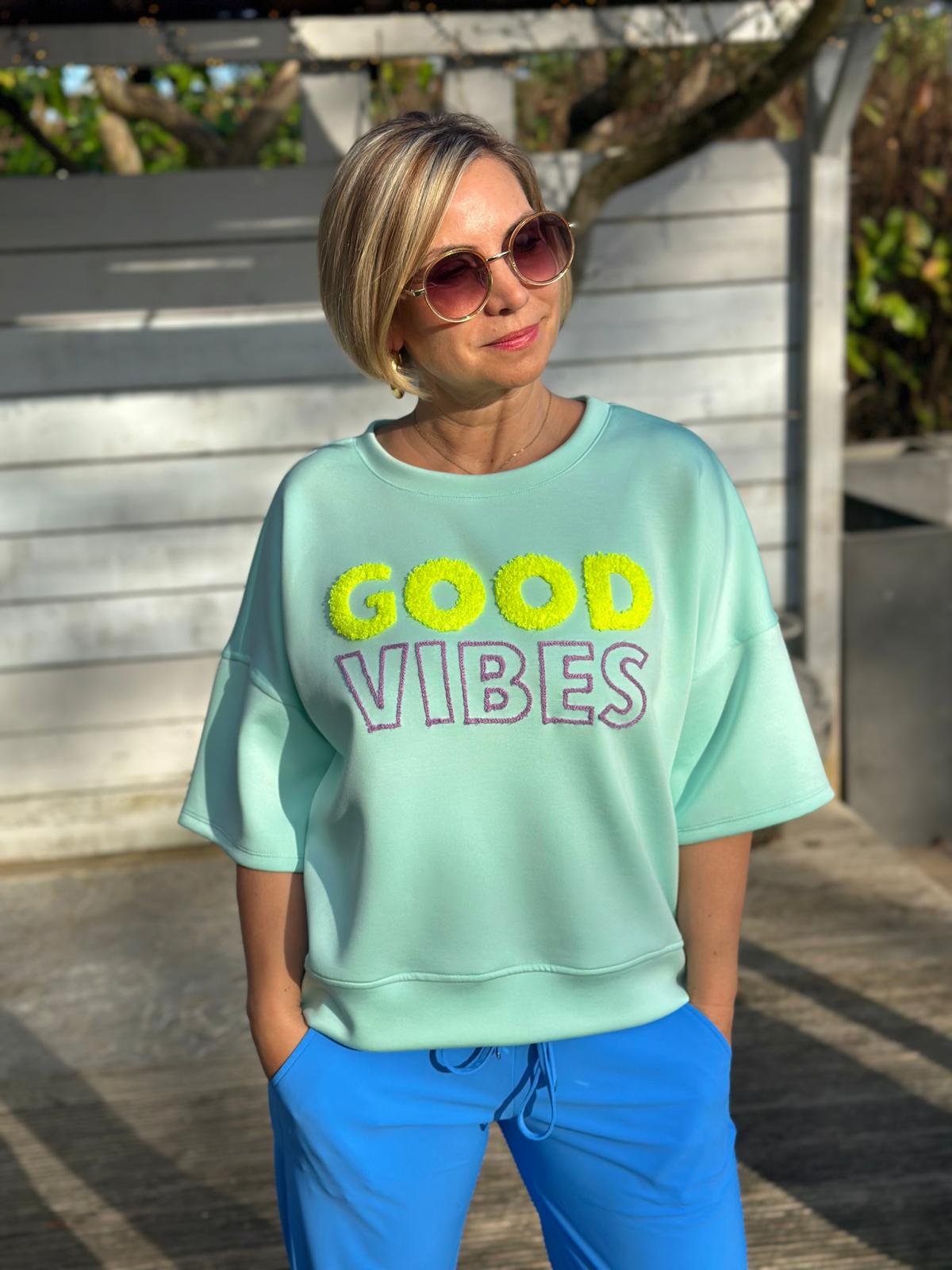 "GOOD VIBES" Kurz-Arm Sweatshirt in Mint