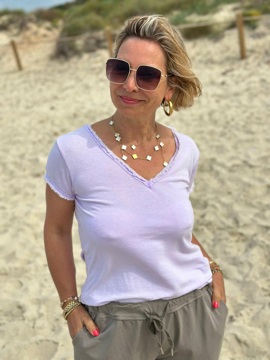 Süßes V-Neck Basic Shirt in Flieder