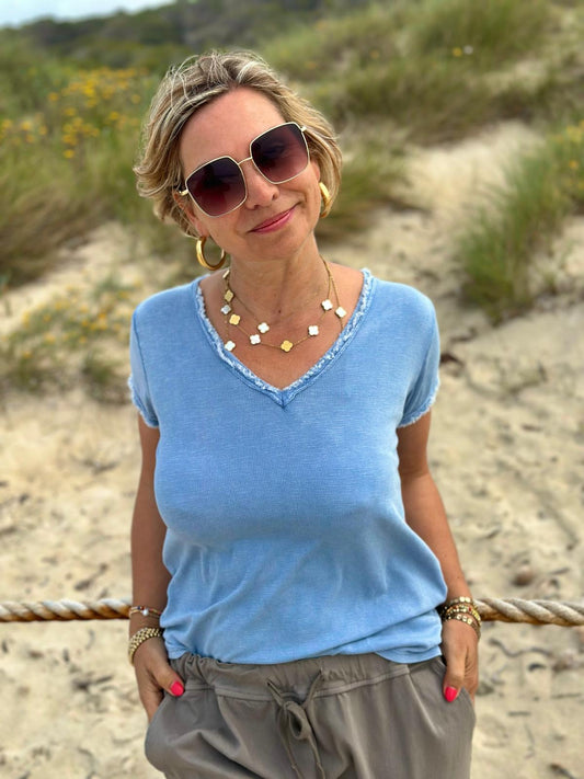 Süßes V-Neck Basic Shirt in Graublau