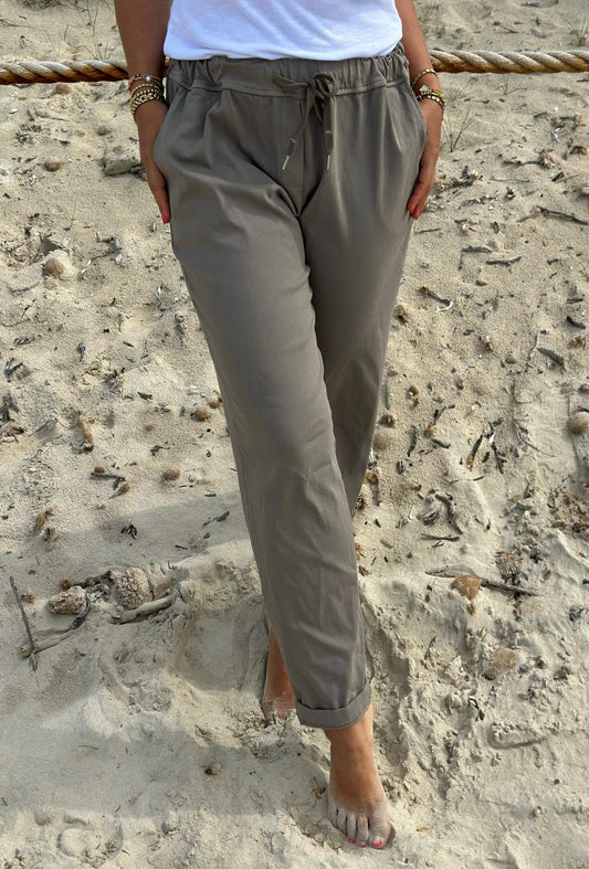 Weit geschnittene Sommerhose "BEACH VIBES" in OLIV