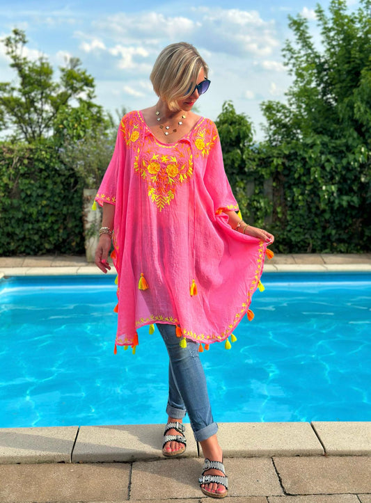 Zuckersüße Sommertunika mit Stickerei in PINK