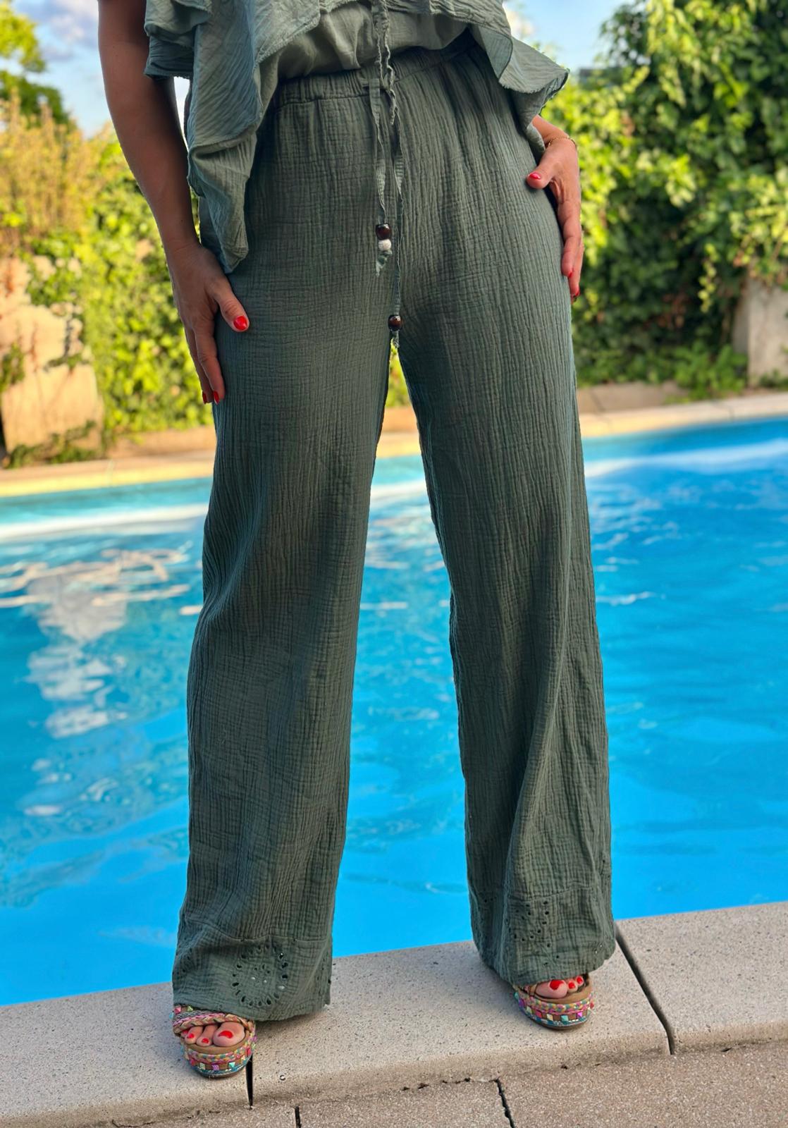 Sommerliche MUSSELIN HOSE "FLORENCE" in Oliv