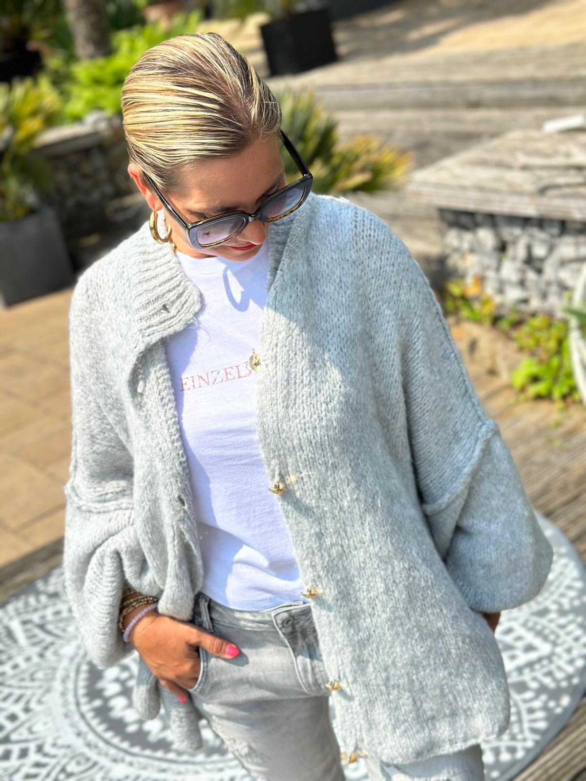 Süße Onesize Strickjacke in Grau