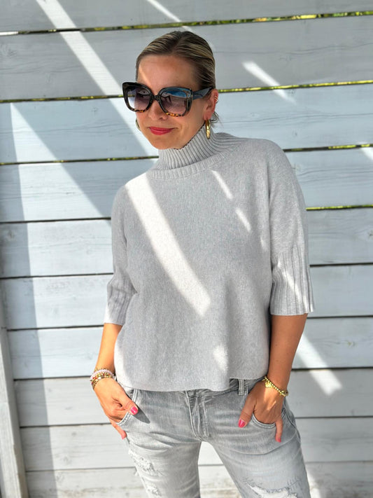 Süßer Rollkragen Pulli mit 3/4 Arm in Grau (kurz)