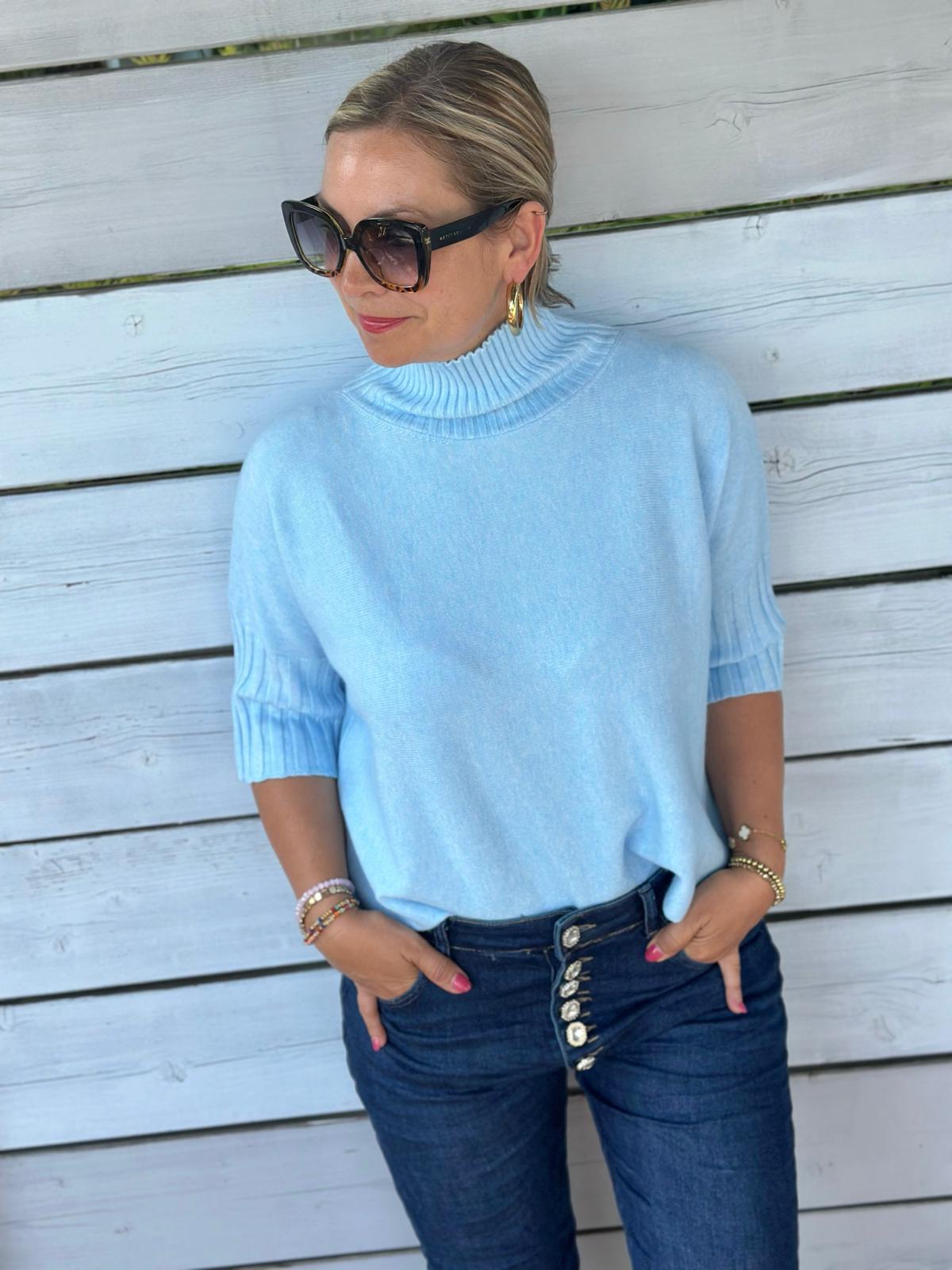 Süßer Rollkragen Pulli mit 3/4 Arm in Himmelblau (kurz)