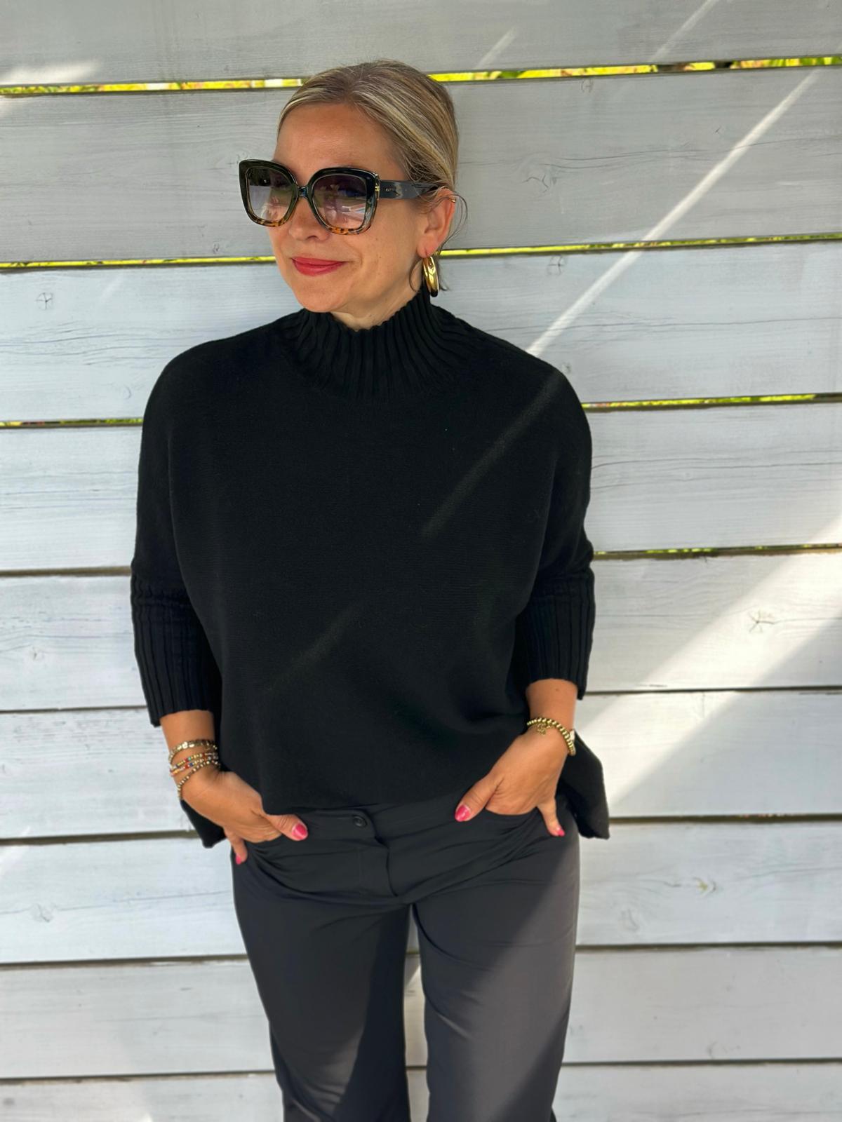 Süßer Rollkragen Pulli mit 3/4 Arm in Schwarz (lang)