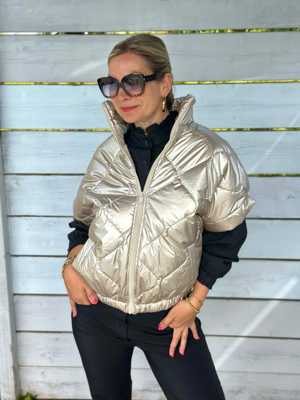 Stylische Highlight Weste "LOVELY" in Shiny Gold