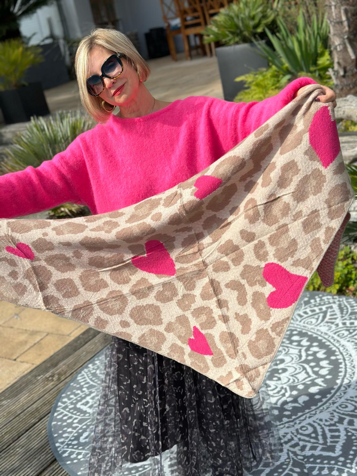 LEO LOVE Dreiecks-Schal in Cremé/Pink