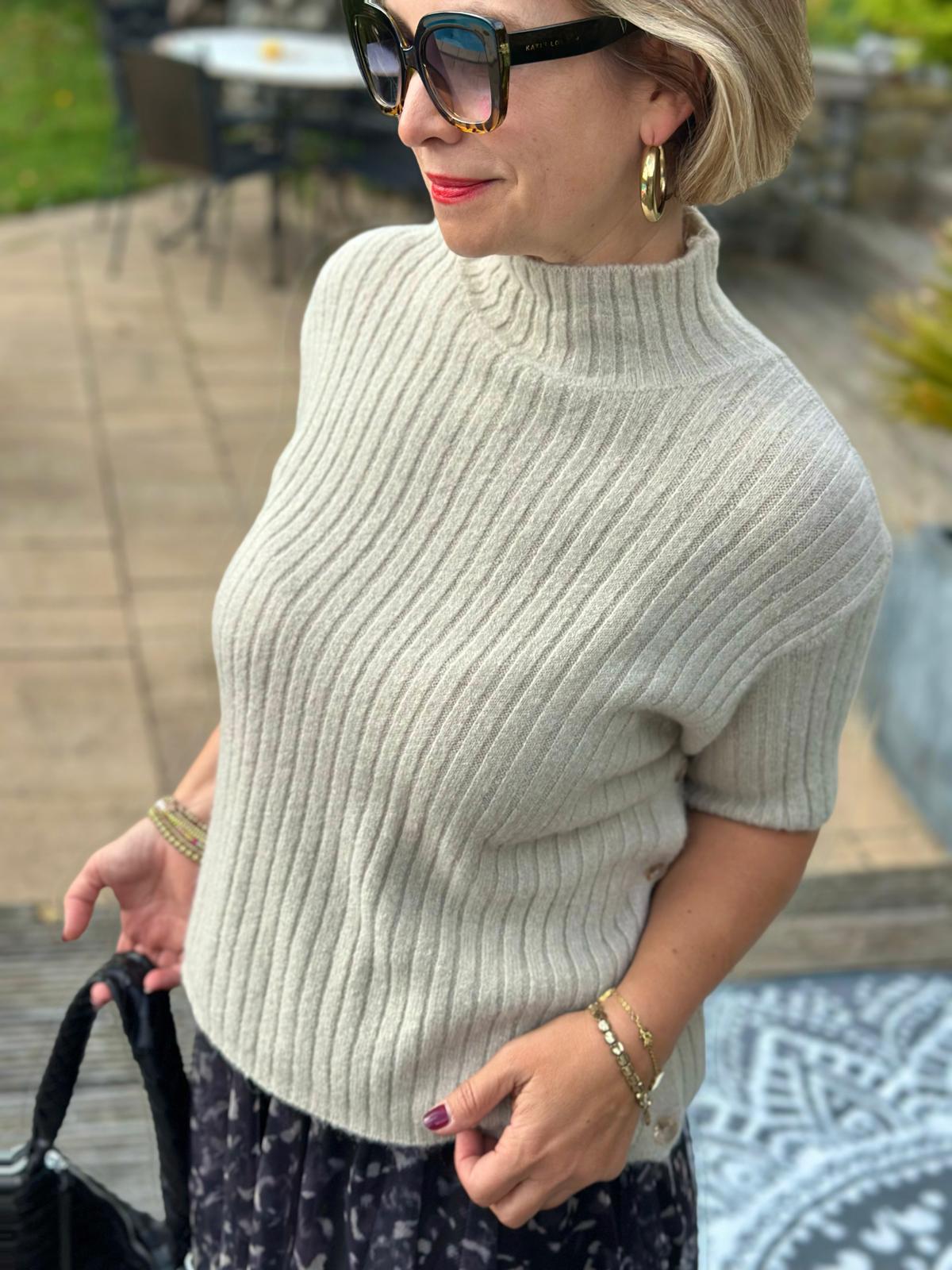 Süßer Turtle-Neck Pulli mit kurzem Arm in Cremé