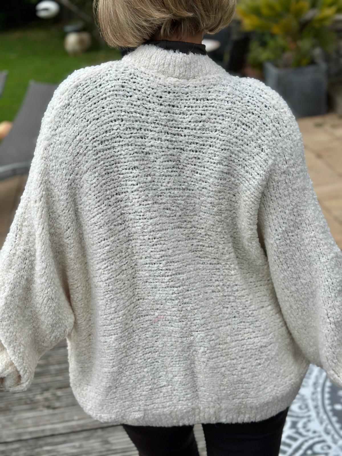 Weit geschnittene Onesize Kuschel-Jacke in Cremé