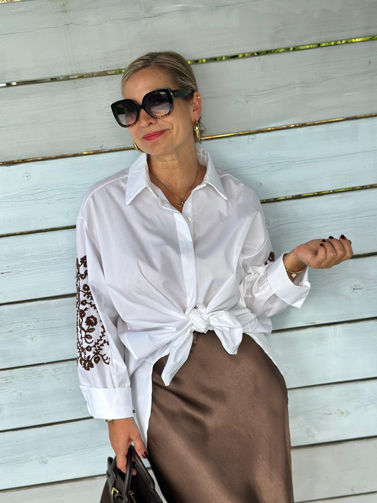 Stylische Classy Bluse mit Stickerei in White/Chocolate