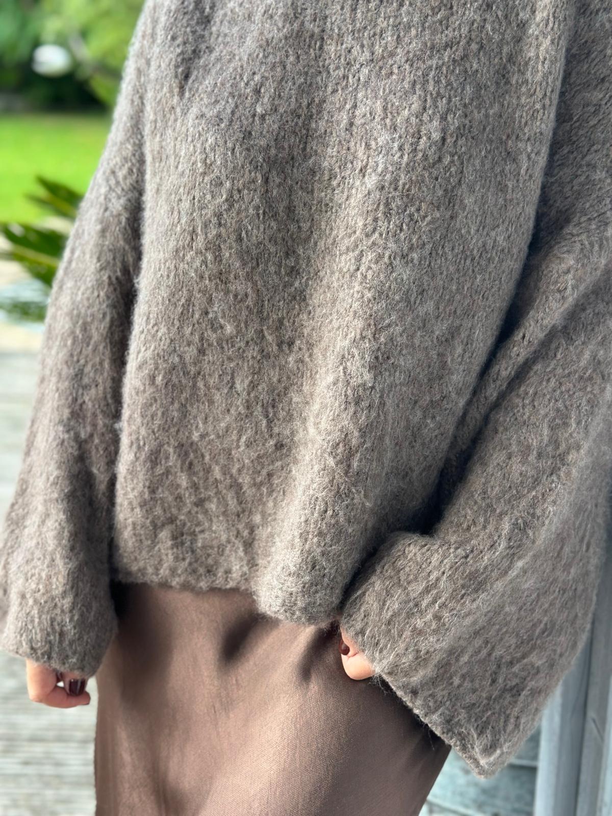 Weit geschnittener Onesize Pulli "SUPERFLAUSCH" in Taupé