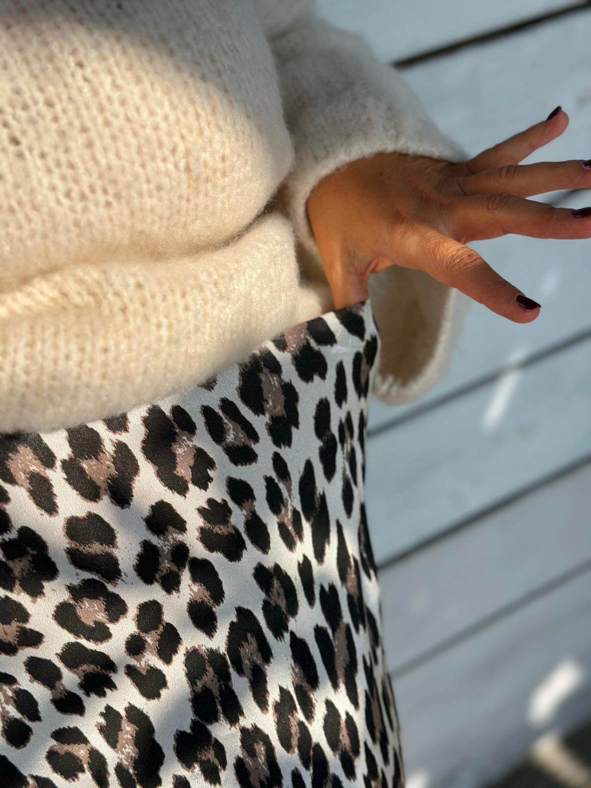 Weit geschnittener Onesize Pulli "SUPERFLAUSCH" in Wollweiss